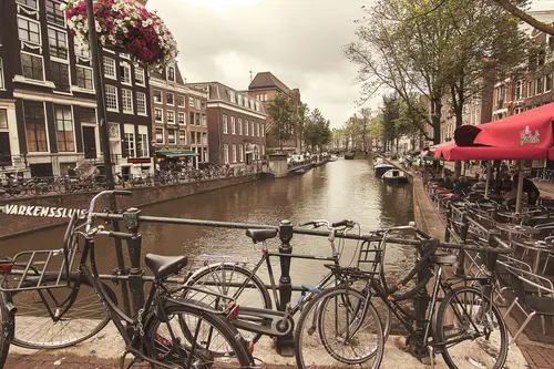 амстердам, город, вода, река, мост, канал, транспорт, велосипед, велосипеды, лодки, берег, кафе